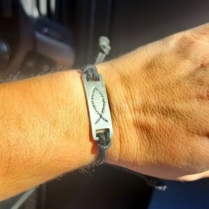 vintage 90s fish bracelet